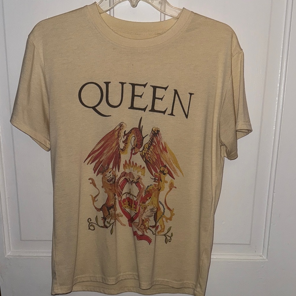 Queen Beige Graphic Tee